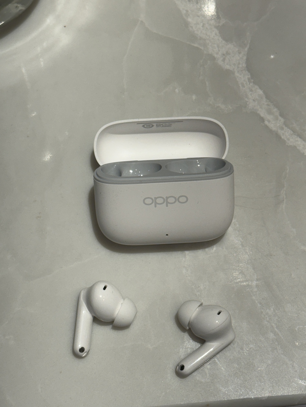 OPPO Enco wireless Bluetooth headphones earbuds apple android